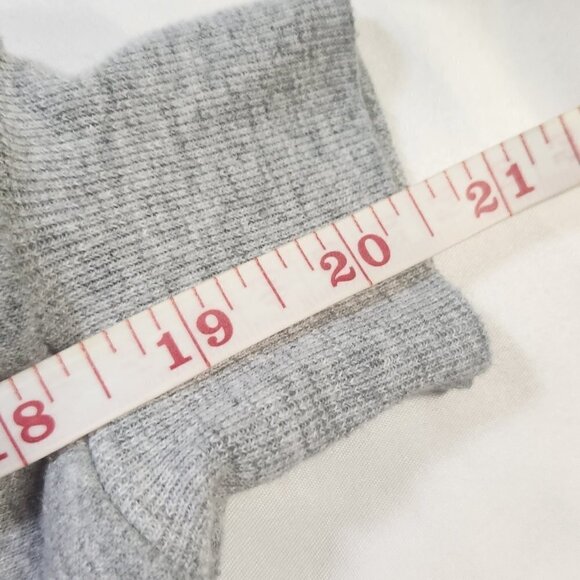 Disney Disneyland 2019 Size Med Gray Mickey Mouse Crewneck Pullover
Lot G - Picture 4 of 5